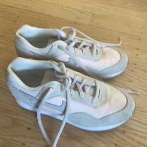 Nike light grey and pale peach sneakers or tennis shoes